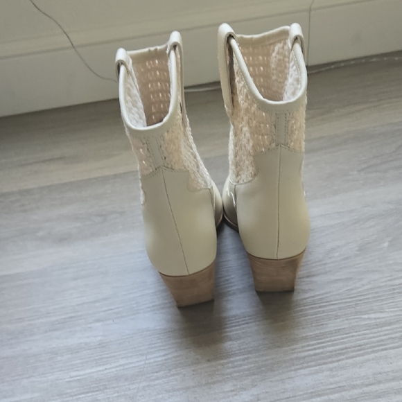 Dolce Vita Cream Woven Heeled Boots - Picture 4 of 11